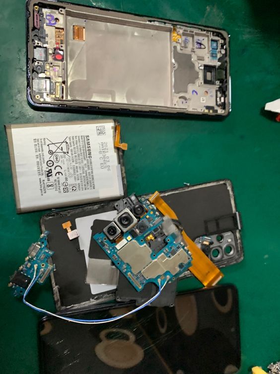 iPhone Repair Breakdown photo Oxford